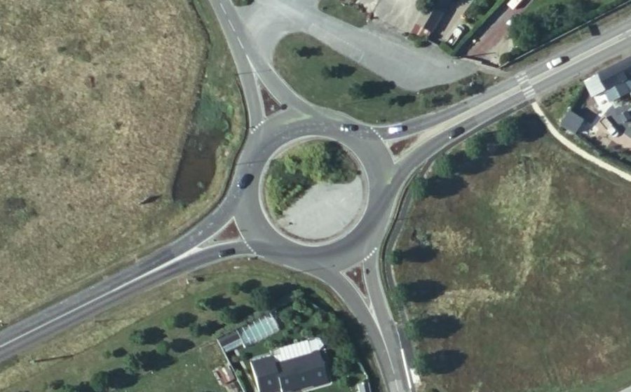 Vue aérienne du Rond-point anonyme n°29230277