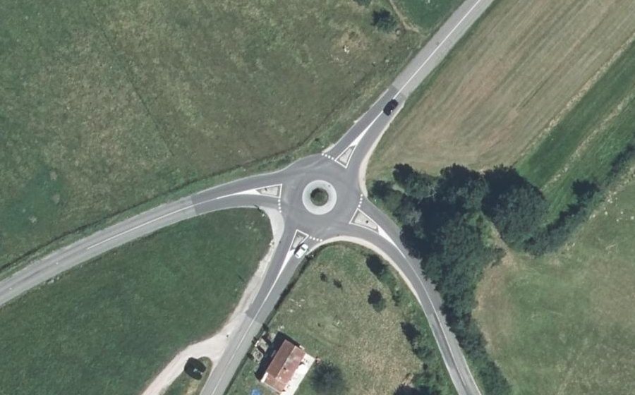 Vue aérienne du Rond-point anonyme n°29230356