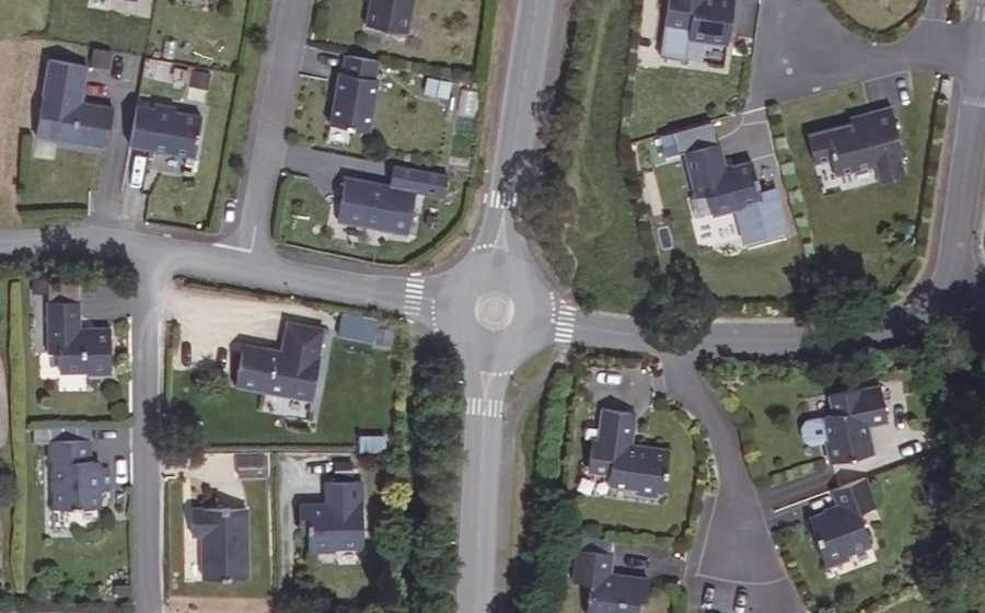 Vue aérienne du Rond-point anonyme n°292403993