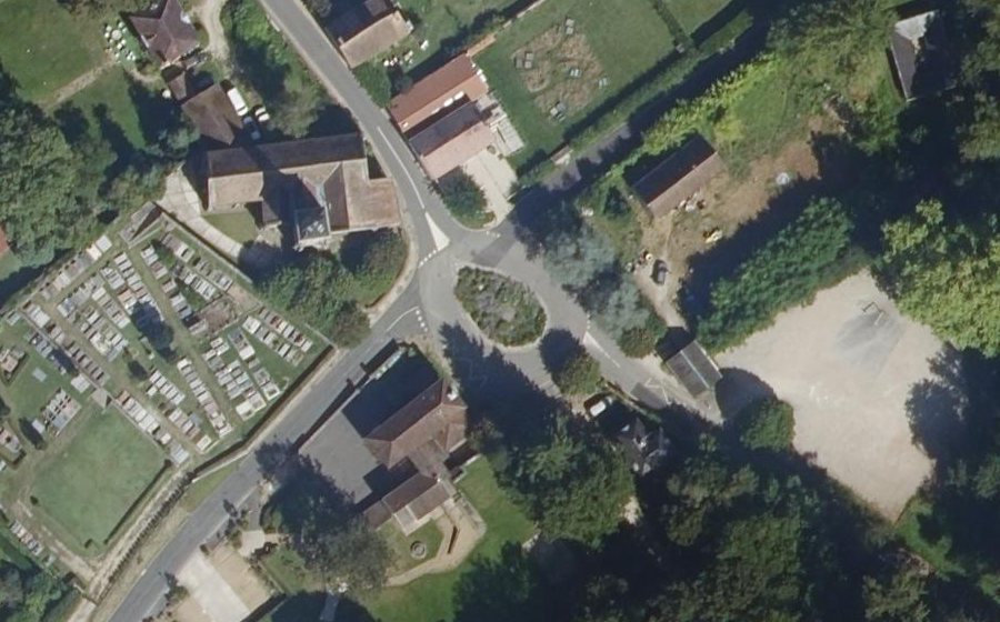 Vue aérienne du Rond-point anonyme n°29240929