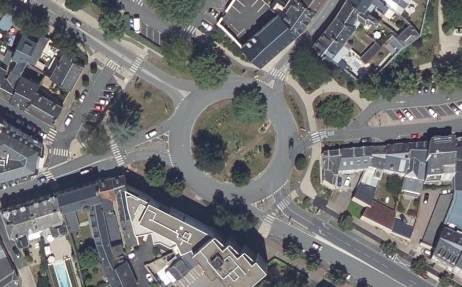 Vue aérienne du Rond-Point Louis Deschizeaux