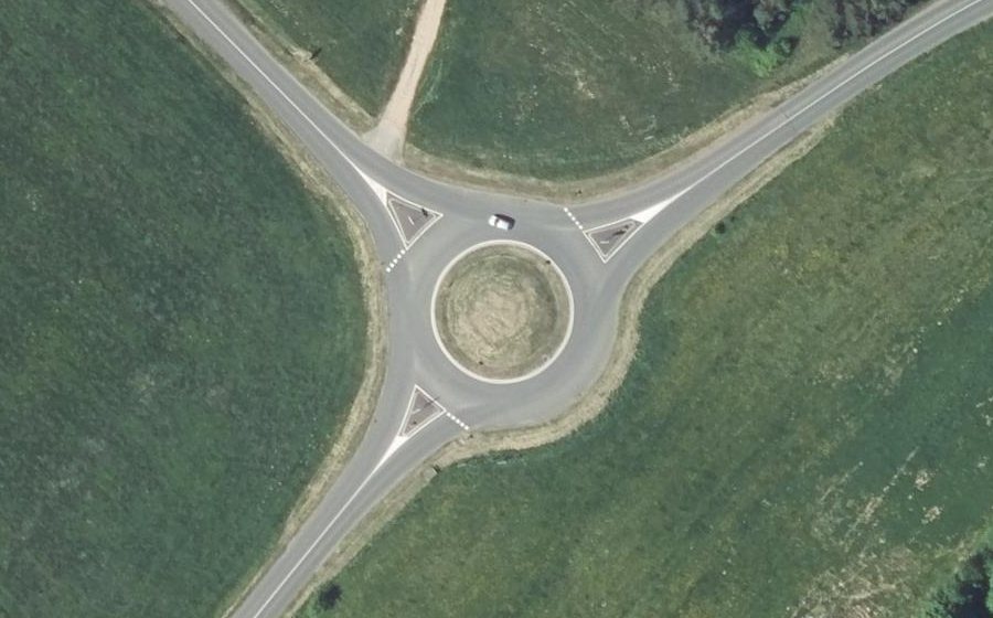 Vue aérienne du Rond-point anonyme n°29249277