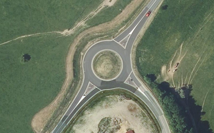 Vue aérienne du Rond-point anonyme n°29249431