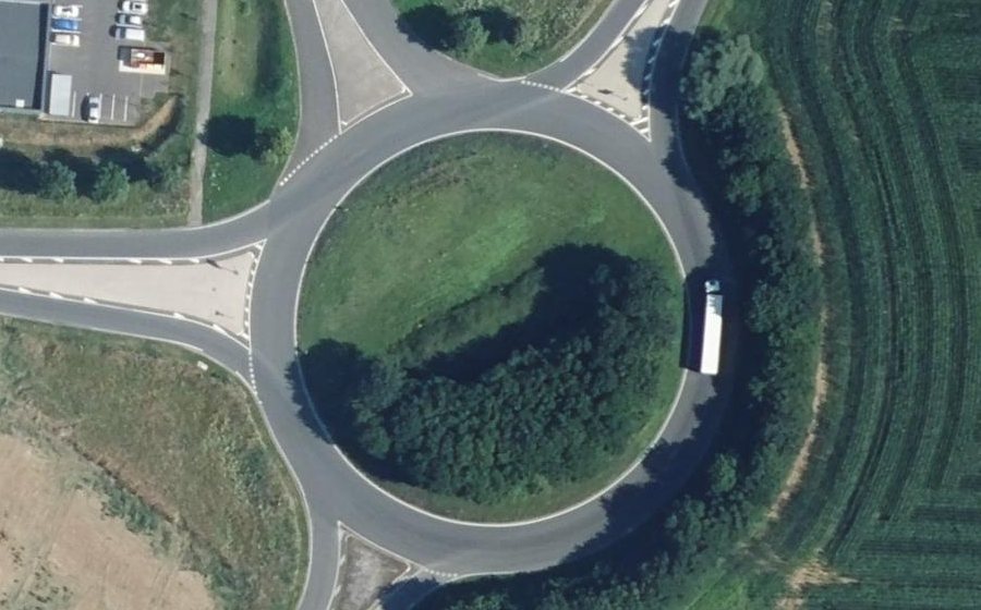 Vue aérienne du Rond-point anonyme n°29249867