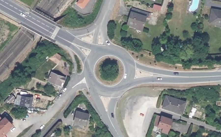 Vue aérienne du Rond-point anonyme n°29256716
