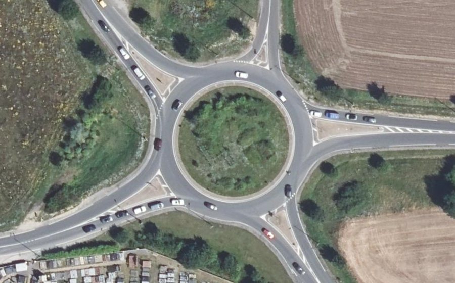 Vue aérienne du Rond-point anonyme n°292591798