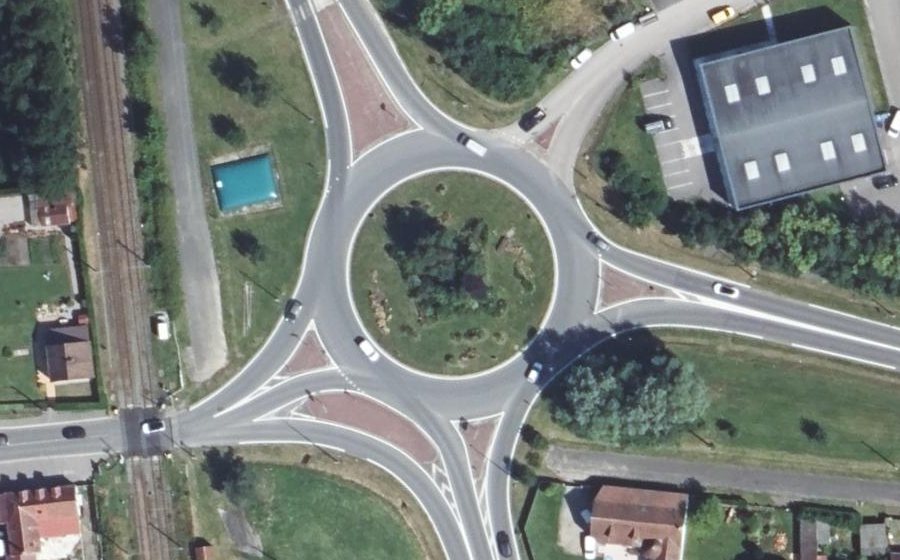 Vue aérienne du Rond-point anonyme n°292612029