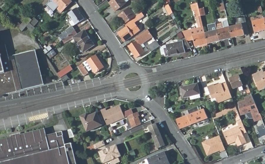 Vue aérienne du Rond-point anonyme n°29261555