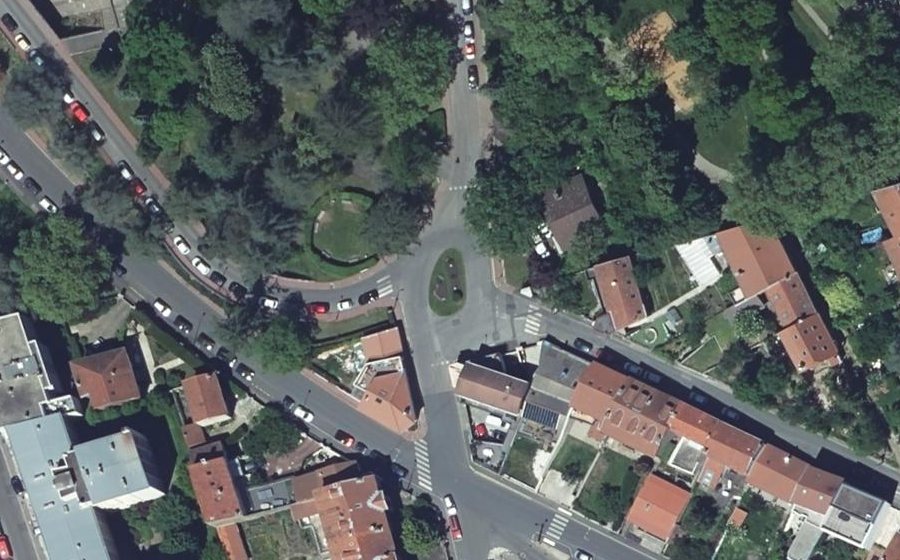 Vue aérienne du Rond-point anonyme n°29277747