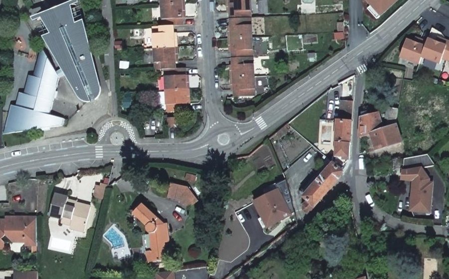 Vue aérienne du Rond-point anonyme n°29277791