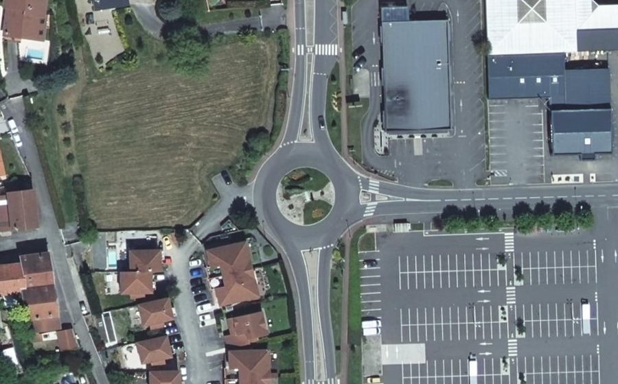 Vue aérienne du Rond-point anonyme n°29277809