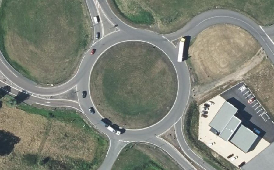 Vue aérienne du Rond-point anonyme n°29288961