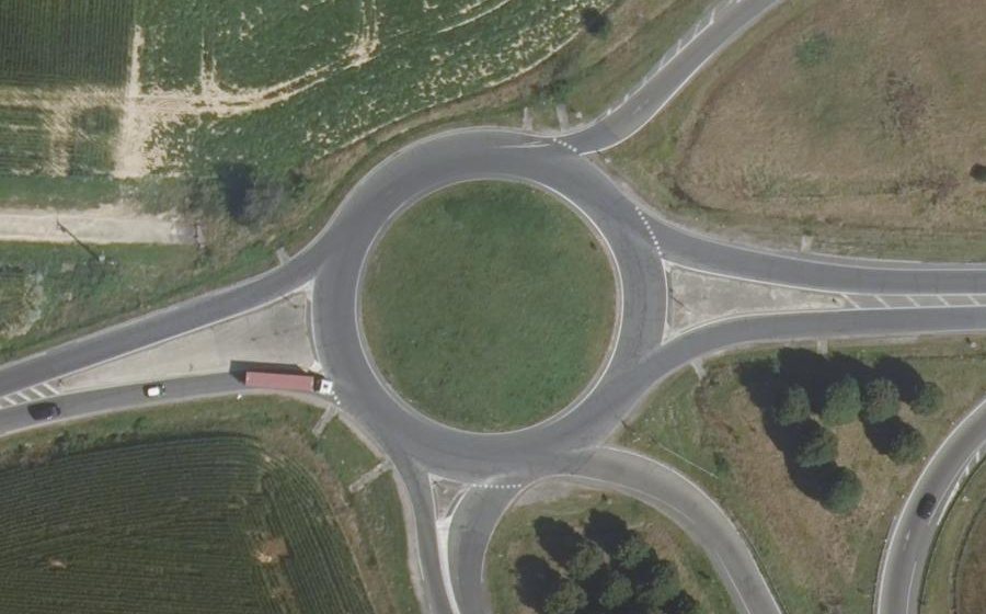 Vue aérienne du Rond-point anonyme n°29294166