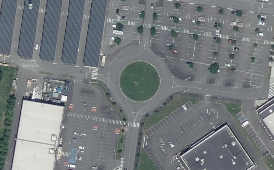 Vue aérienne du Rond-point anonyme n°29295268
