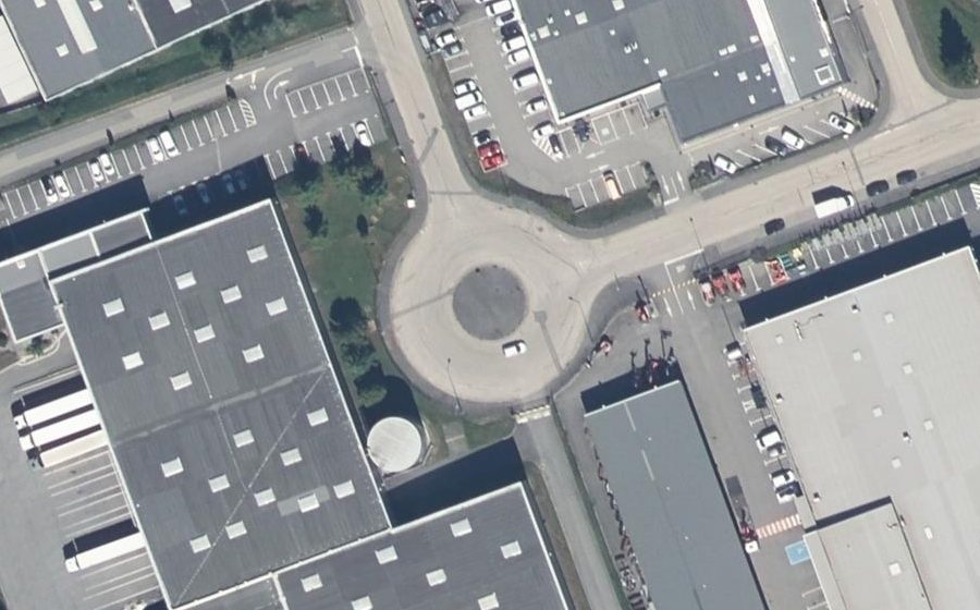 Vue aérienne du Rond-point anonyme n°293119112
