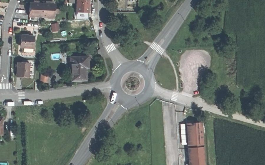Vue aérienne du Rond-point anonyme n°29312209