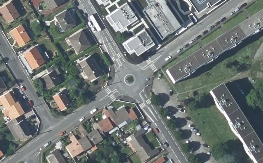 Vue aérienne du Rond-point anonyme n°29316370