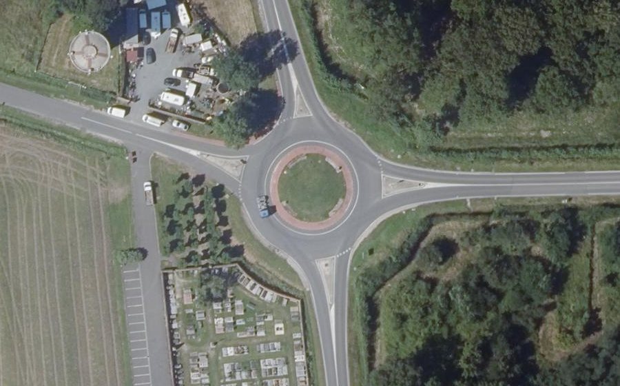 Vue aérienne du Rond-point anonyme n°29324932