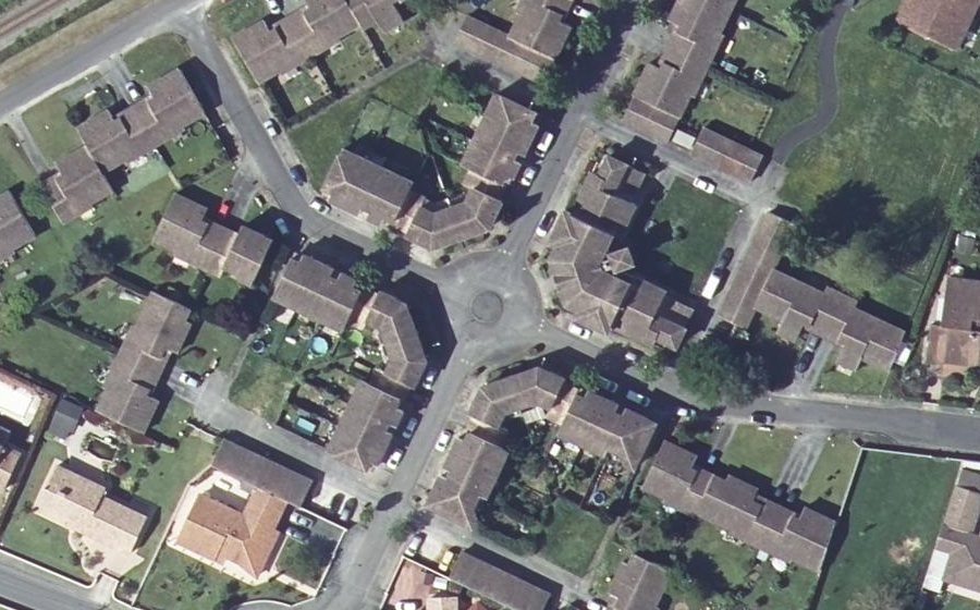 Vue aérienne du Rond-point anonyme n°29326102