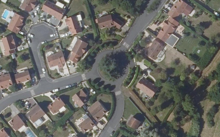 Vue aérienne du Rond-point anonyme n°29332043