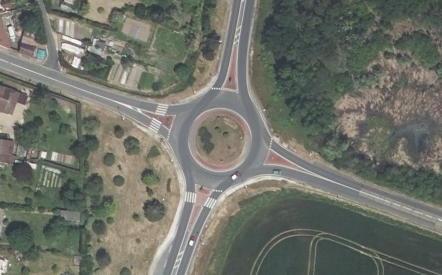 Vue aérienne du Rond-point anonyme n°29334629
