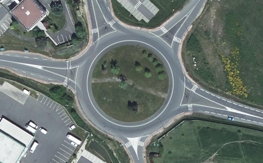 Vue aérienne du Rond-point anonyme n°29338505