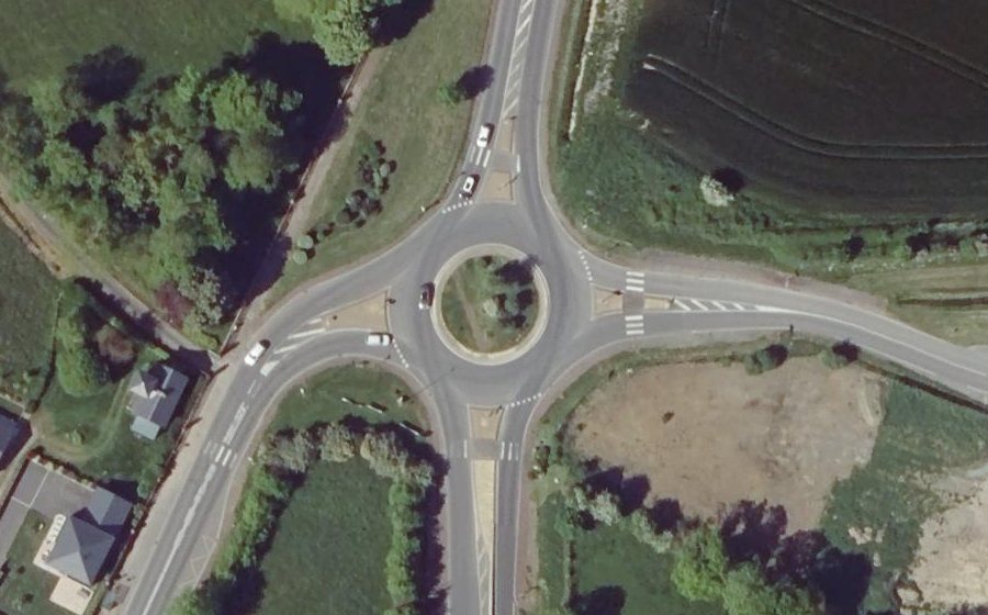 Vue aérienne du Rond-point anonyme n°293445216