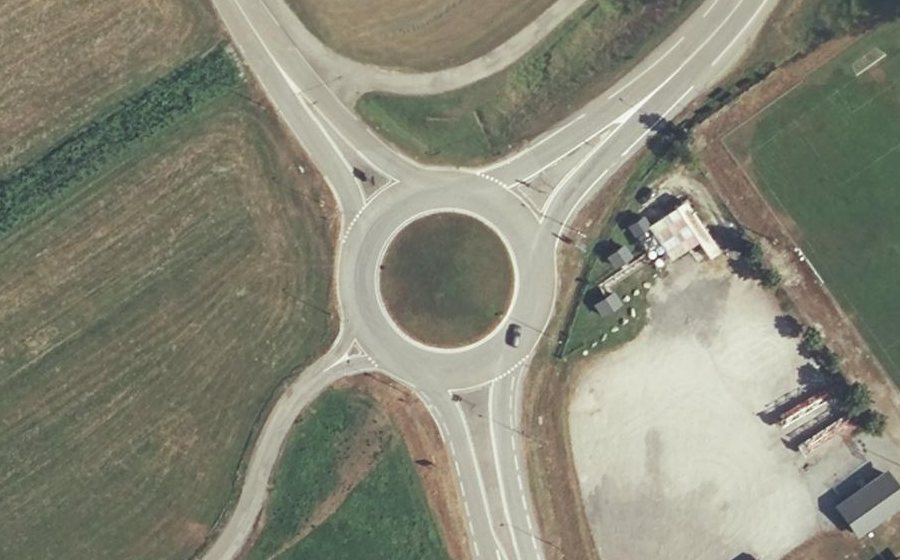 Vue aérienne du Rond-point anonyme n°29352106