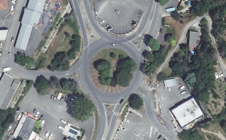 Vue aérienne du Rond-point anonyme n°29352530