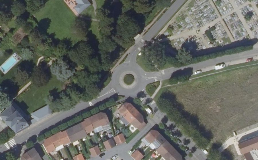 Vue aérienne du Rond-point anonyme n°29356685
