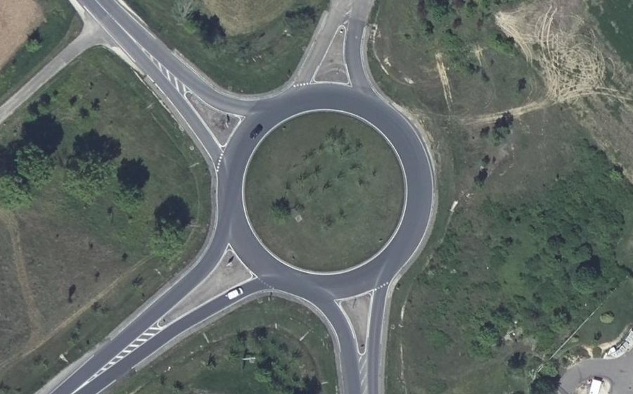 Vue aérienne du Rond-point anonyme n°29359033