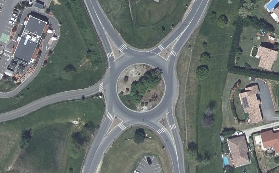 Vue aérienne du Rond-point anonyme n°29359037