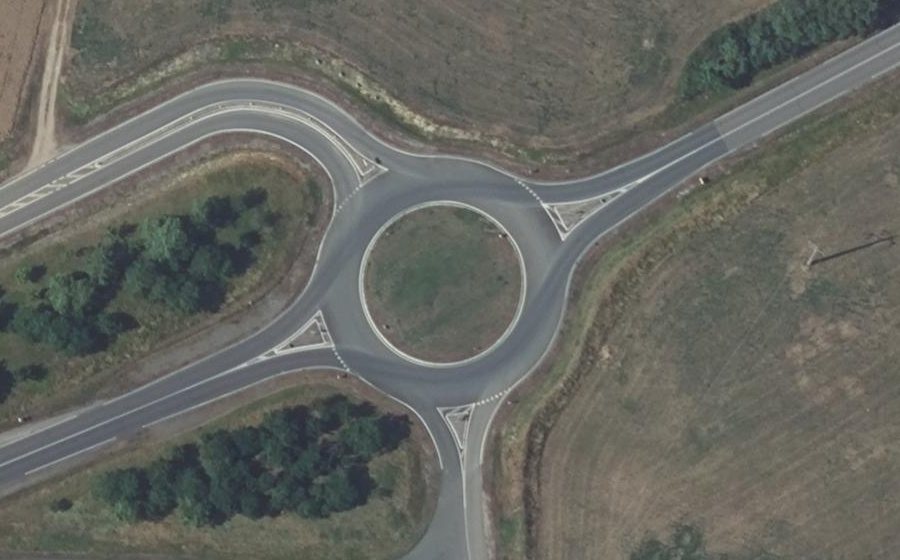 Vue aérienne du Rond-point anonyme n°29408396