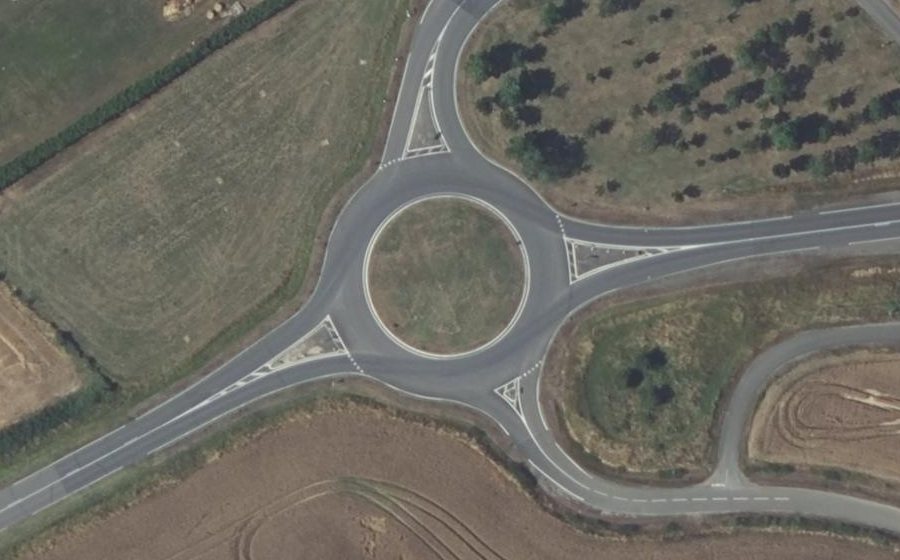 Vue aérienne du Rond-point anonyme n°29408405