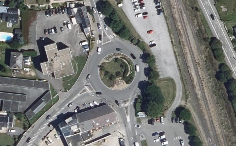 Vue aérienne du Rond-point anonyme n°29418068