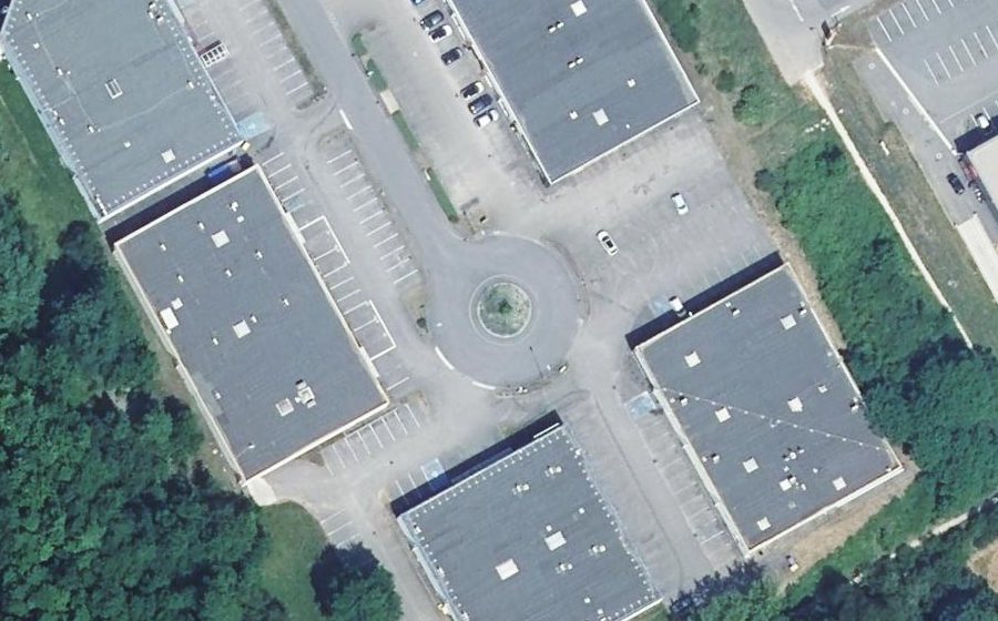 Vue aérienne du Rond-point anonyme n°294309943