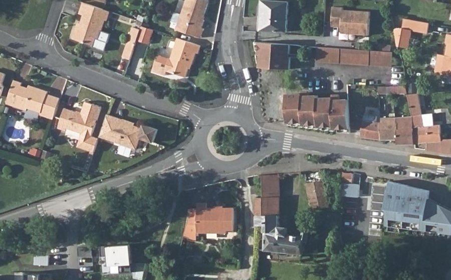 Vue aérienne du Rond-point anonyme n°29434280
