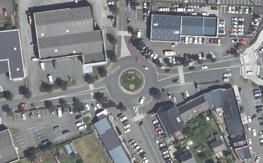 Vue aérienne du Rond-point anonyme n°29435590