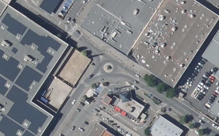 Vue aérienne du Rond-point anonyme n°29438392
