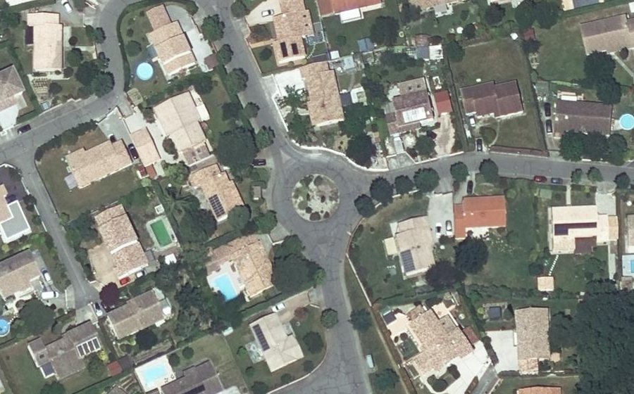 Vue aérienne du Rond-point anonyme n°29457938