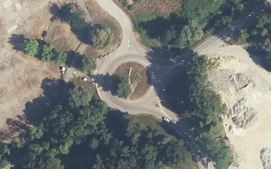 Vue aérienne du Rond-point anonyme n°29461668