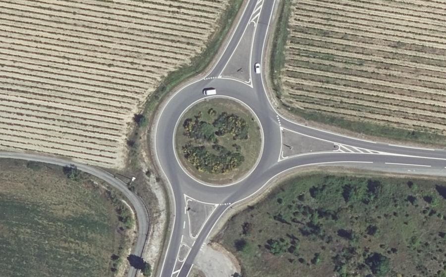 Vue aérienne du Rond-point anonyme n°29467721