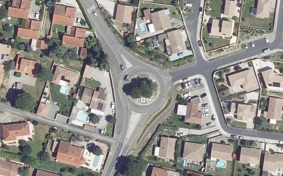 Vue aérienne du Rond-point anonyme n°29467730