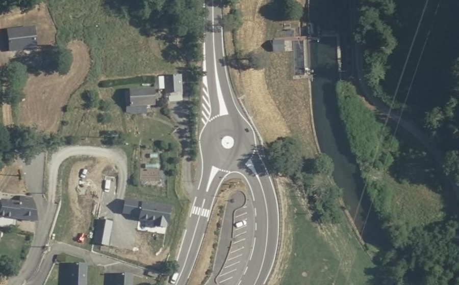 Vue aérienne du Rond-point anonyme n°294723400