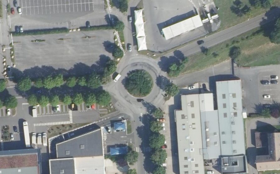 Vue aérienne du Rond-point anonyme n°29480104