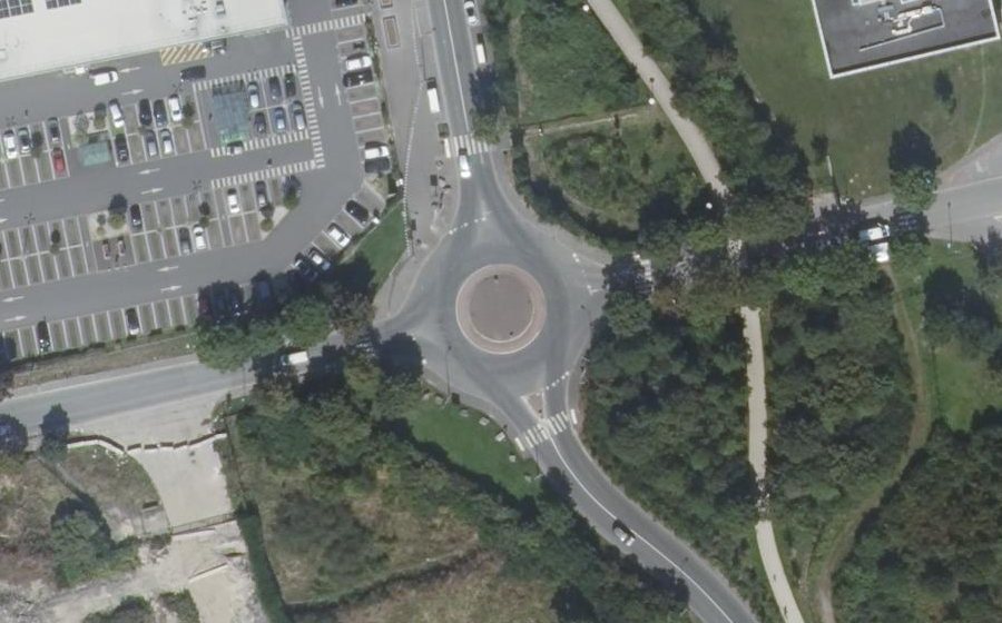 Vue aérienne du Rond-point anonyme n°29482459
