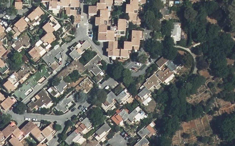 Vue aérienne du Rond-point anonyme n°294922761