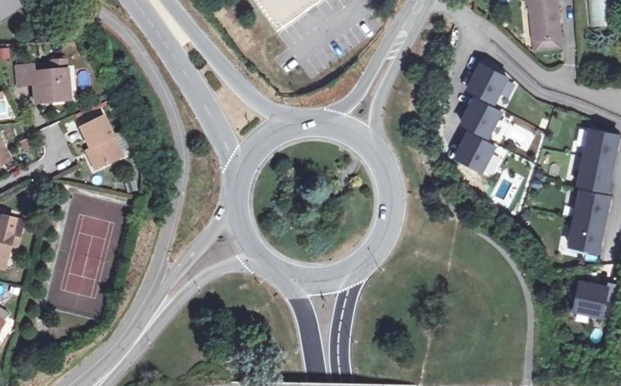 Vue aérienne du Rond-point anonyme n°295019386