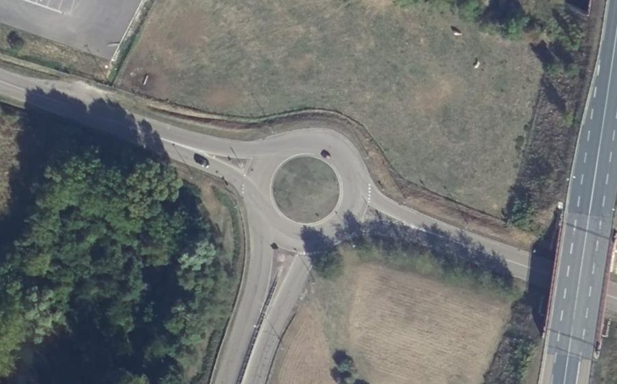 Vue aérienne du Rond-point anonyme n°29504872