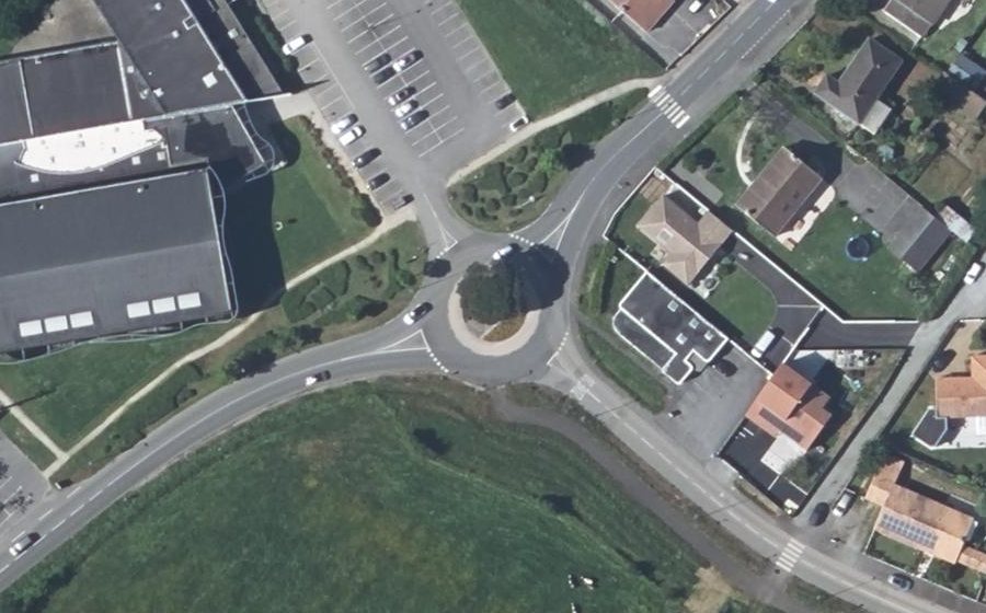 Vue aérienne du Rond-point anonyme n°29553897